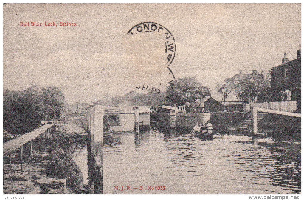 BELL WEIR LOCK / STAINES - Surrey