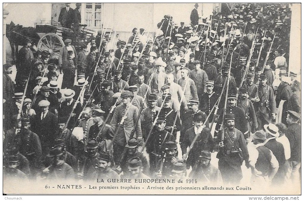 44 BOUGUENAIS Les Couëts 1914  Prisonniers Allemands Sous Escorte - Bouguenais