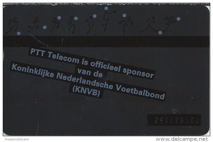 NL.- Telefoonkaart. Nederland. PTT Telecom  Telecompetitie. KNVB. 20 Eenheden. Voetbal. 131B27757. - Openbaar