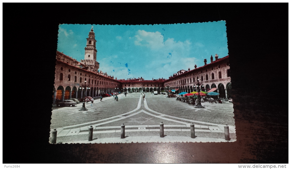 C-30247 VIGEVANO PIAZZA DUCALE PANORAMA AUTO D'EPOCA - Vigevano