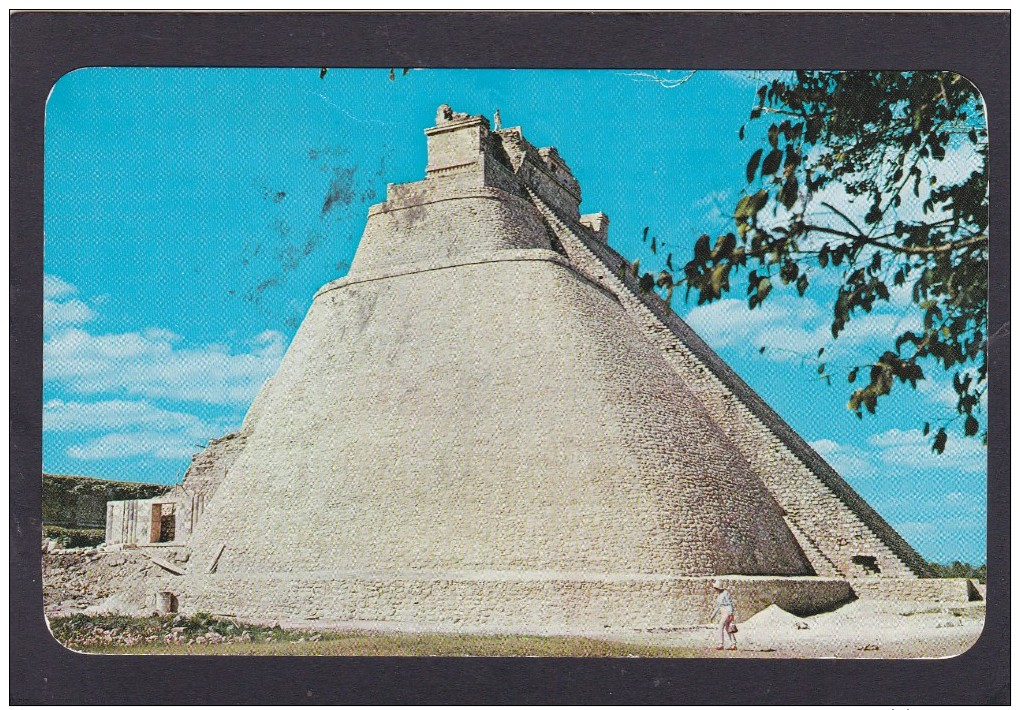 Templo Del Adivino, Uxmal, Yucatan, Mexico, Posted With Stamp, N18. - Mexico