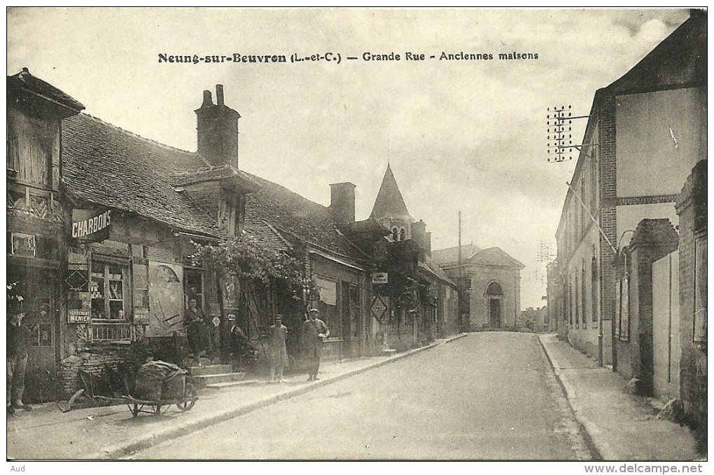 NEUNG SUR BEUVRON, Grande Rue, Ancienne Maison, Marchand De Charbon - Neung Sur Beuvron