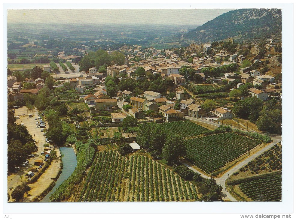 CP BEAUMES DE VENISE, VUE AERIENNE DU CAMPING ET DU VILLAGE, VAUCLUSE 84 - Beaumes De Venise