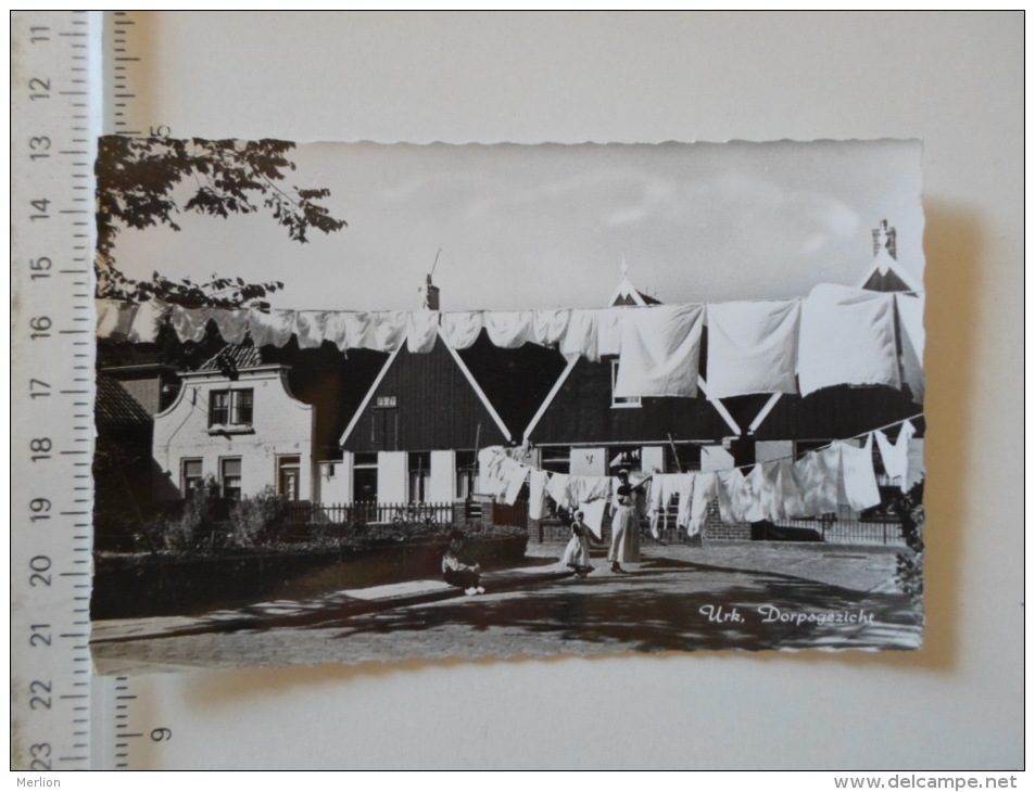 NL  Flevoland - URK  -Dorpgezicht    -Village Scene   D126965 - Urk