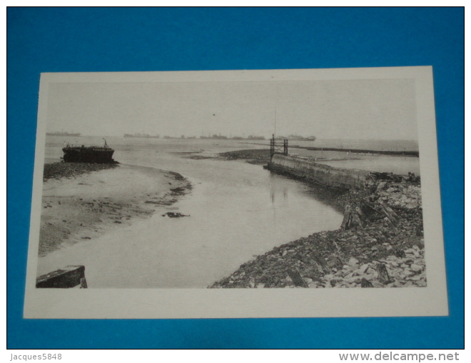 14) Courseulles-sur-mer - Les Ruines Du Portaprès Le Débarquement Du 6 Juin 1944 - Courseulles-sur-Mer