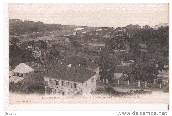 LA REUNION ST DENIS UN COIN DE LA VILLE (AU FOND LE PONT DE FER ET LA MER) - Saint Denis