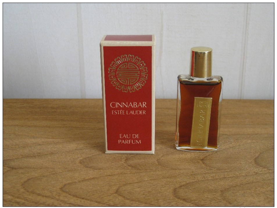 MINIATURE DE PARFUM CINNABAR D´ ESTEE LAUDER EAU DE PARFUM - Miniatures Femmes (avec Boite)