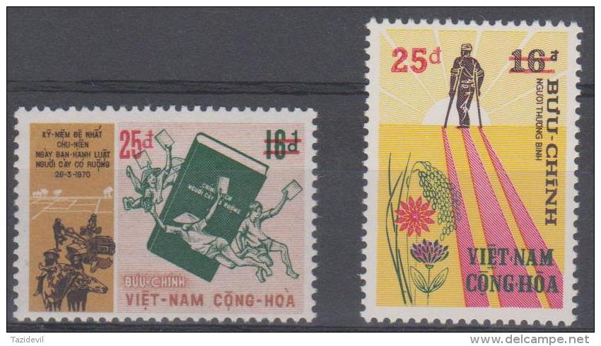 VIETNAM - 1974 Law Reform Surcharges. Scott 482-483. MNH ** - Viêt-Nam