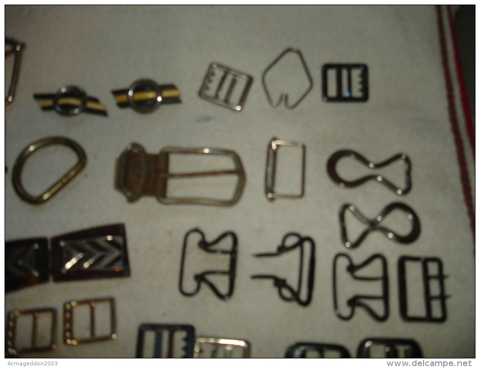 COLLECTION LOT DE BOUCLES DE CEINTURE ANCIENNE VINTAGE EN METAL 54 PIECES - Gürtel & -schnallen