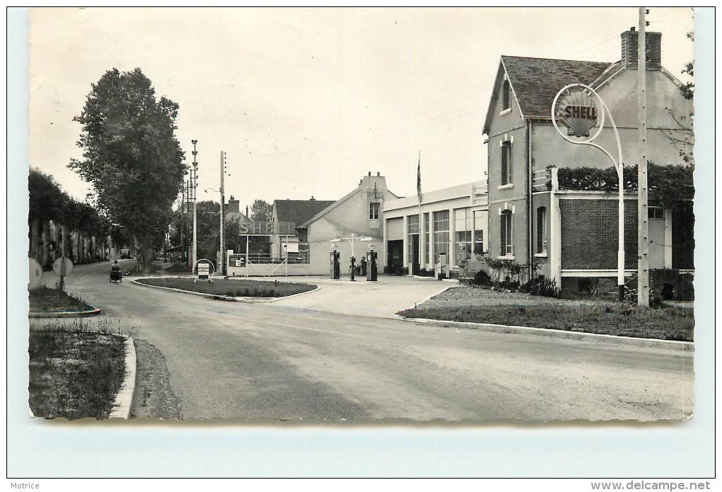 ARNAGE - Arrivée Par Le Mans, Station Essence, Pompes. - Other & Unclassified