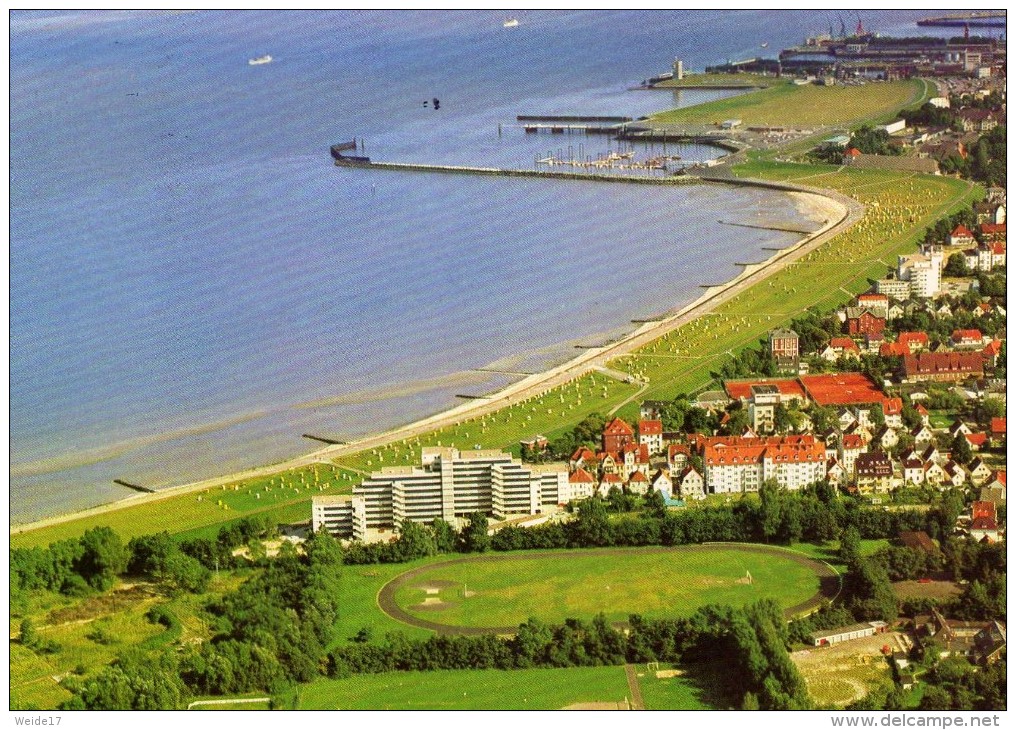 03950 - CUXHAVEN  Blick Auf Den Strand In Der Grimmershörnbucht Und Den Yachthafen - Cuxhaven
