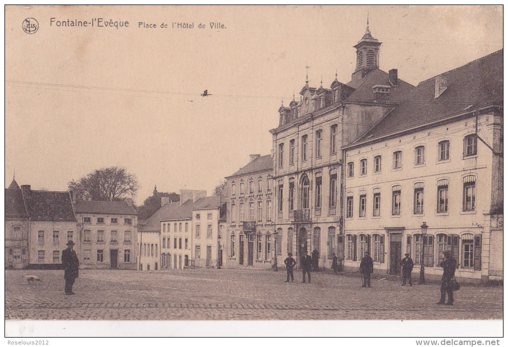 FONTAINE-L'EVEQUE : Place De L'hôtel De Ville - Fontaine-l'Evêque