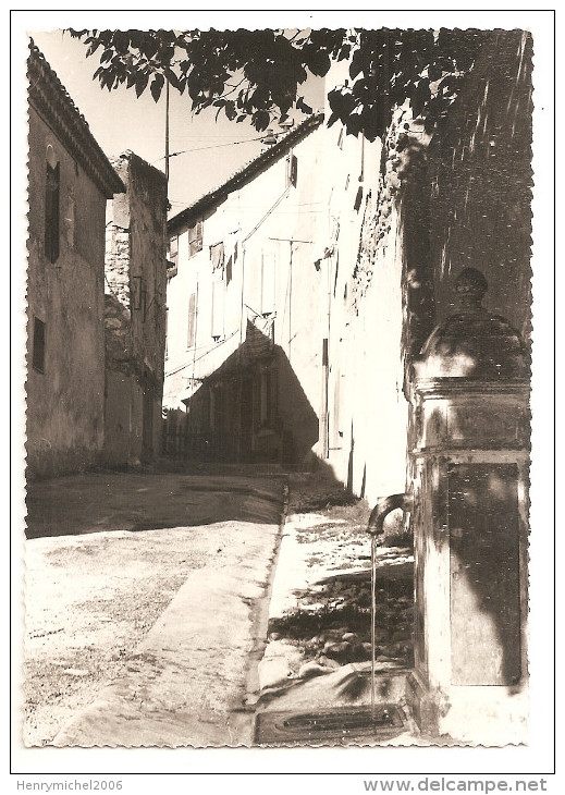 13 - Marseille  Chateau Gombert Rue Typique Fontaine Ed Photo Caujolle , En 1963 - Ohne Zuordnung