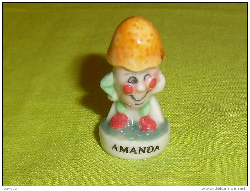 Fèves / Personnages : Amanda , Amandes Fruit     T58 - Characters