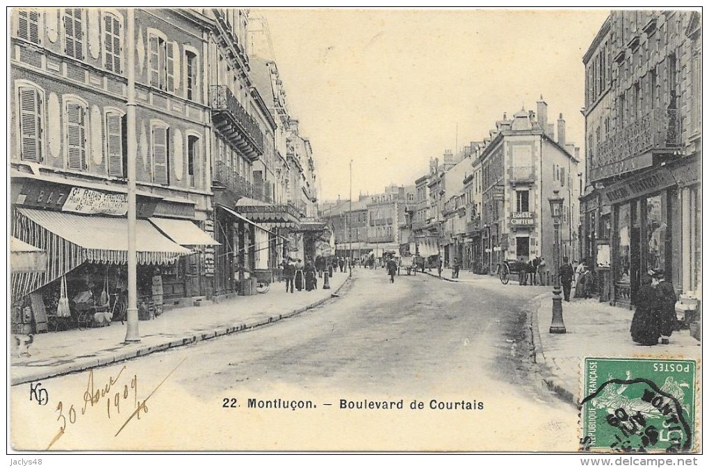 MONTLUCON  (cpa 03)  Boulevard De Courtais - Montlucon