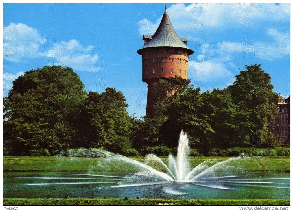 03983 - CUXHAVEN Blick Auf Den Wasserturm Mit Springbrunnen - Cuxhaven