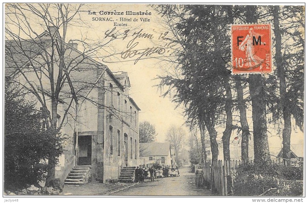 SORNAC  Cpa(19)    Hotel De Ville  - Ecoles Et écoliers   @@BELLE ANIMATION-TRES RARE@@ - Autres & Non Classés