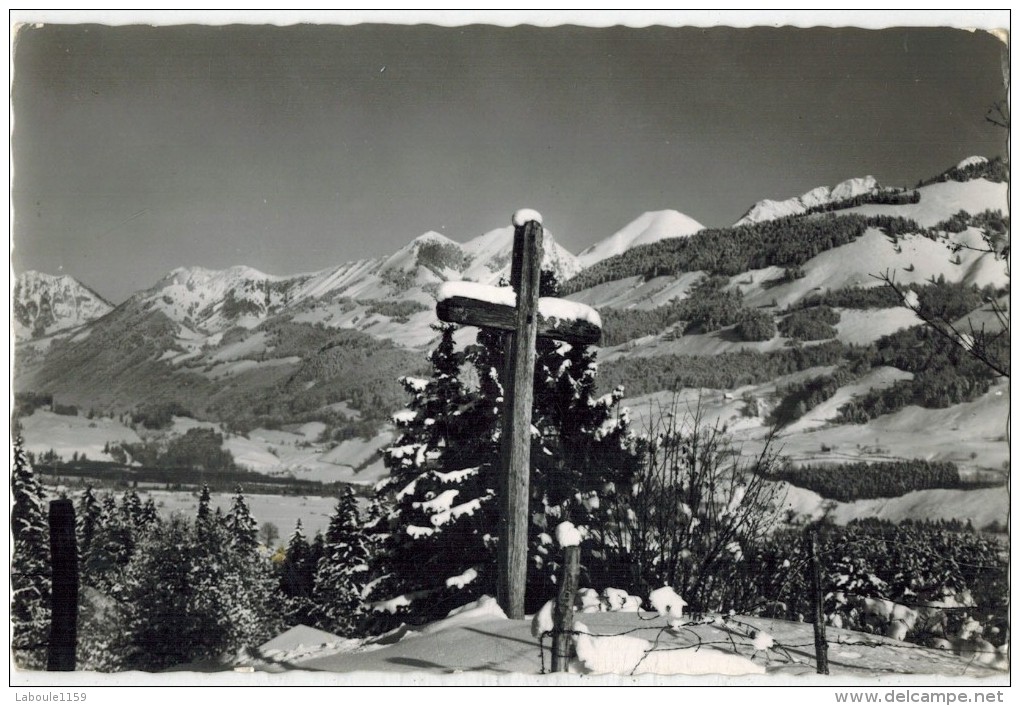 SUISSE : Région Des Sciernes - Haute Gruyère - Gros Plan Sur La Croix De La Cretaz - Le Crêt