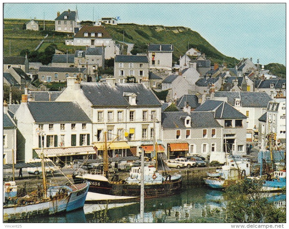 PORT EN BESSIN AUTOMOBILE BATEAU PECHE - Port-en-Bessin-Huppain