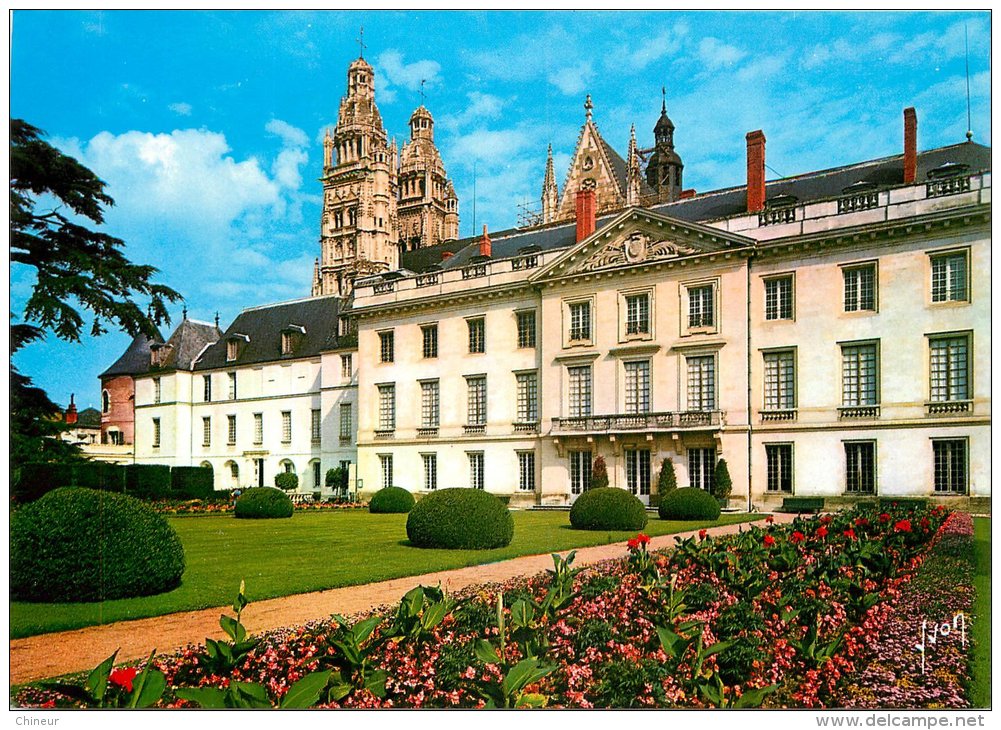 TOURS LA CATHEDRALE SAINT GATIEN VUE DES JARDINS DES BEAUX ARTS - Tours