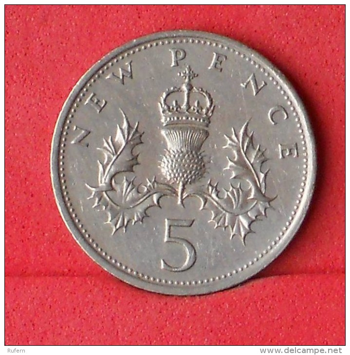 GREAT BRITAIN  5  PENCE  1979   KM# 911  -    (Nº11255) - 5 Pence & 5 New Pence