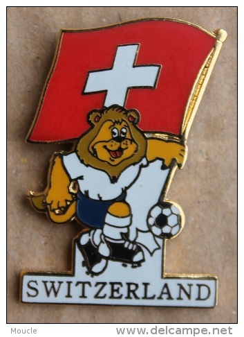 MASCOTTE EURO ENGLAND 1996 - DRAPEAU SUISSE - FLA SWITZERLAND - LION - FOOTBALL - SOCCER      -       (13) - Calcio