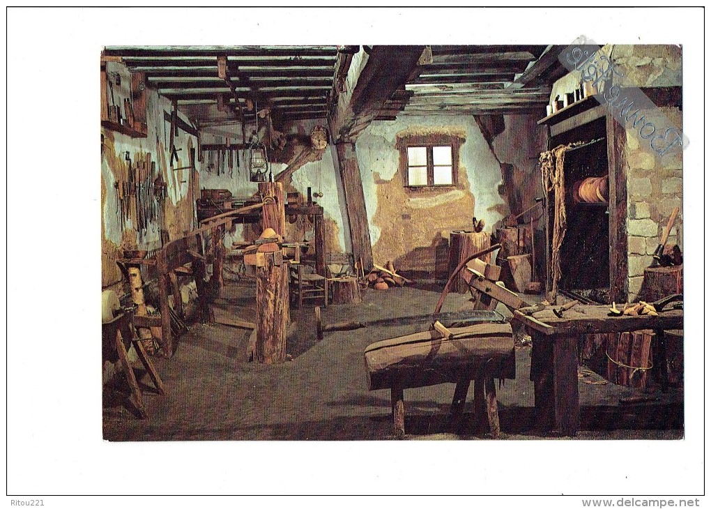 72 -  La Fresnaye Sur Chédouet - Atelier De Tourneur Sur Bois - Outils Roue Meule Lampe à Petrole Lanterne - La Fresnaye Sur Chédouet