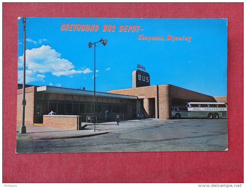 - Wyoming> Cheyenne  Greyhound Bus Depot     Ref 1738 - Cheyenne