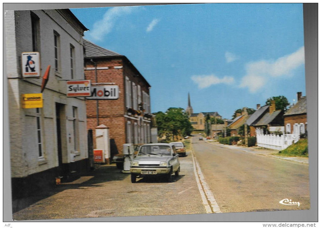 CPSM BORNE ESSENCE MOBIL .VOITURE RENAULT 5 R5 PETIT VILLAGE DU O2 LEME - Autres & Non Classés