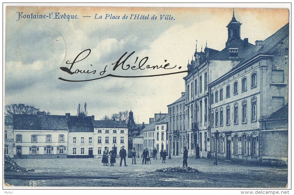 Fontaine-l'Evèque. La Place De L'Hôtel De Ville. - Fontaine-l'Evêque