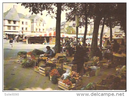 CP  29  LESNEVEN    CT. 478       La   Place  Du  Marché  (beau  Plan  Du  Marché ) - Lesneven