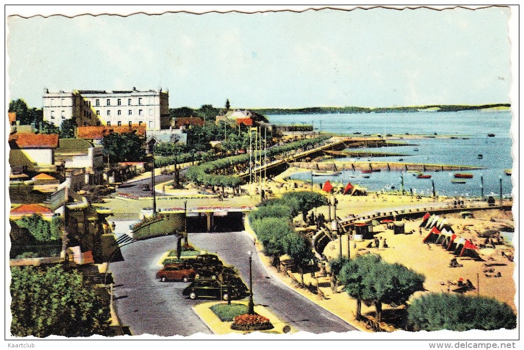 Arcachon: OLDTIMER AUTO´S/VOITURES, TUNNEL - Vue Panoramique Sur La Plage- France - Voitures De Tourisme