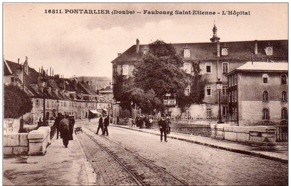 Cpa  25  Pontarlier  , Faubourg Saint-etienne , L'hopital - Pontarlier