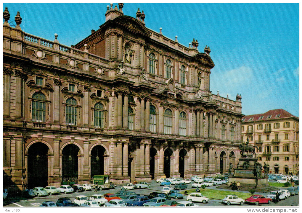 TORINO   PALAZZO  CARIGNANO  E  MONUMENTO A  CARLO  ALBERTO     (NUOVA) - Palazzo Carignano