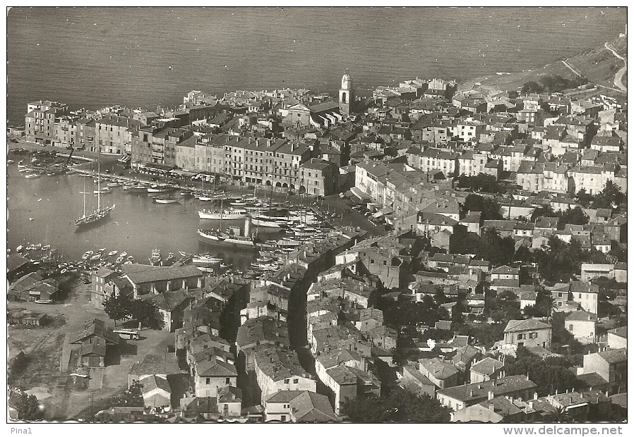 Nº81903 SAINT-TROPEZ - LA VILLE ET LE PORT - Saint-Tropez