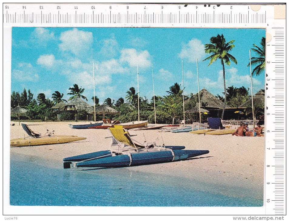 ILE  MAURICE   -   MAURITIUS    -    TROU   Aux    BICHES     -  Village  Hôtel  - Pédalos - Madagaskar