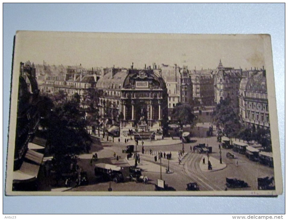 Voiture, Car , Fiacres , Place Saint Michel , Paris 1932 , Belle Animation - Taxis & Huurvoertuigen