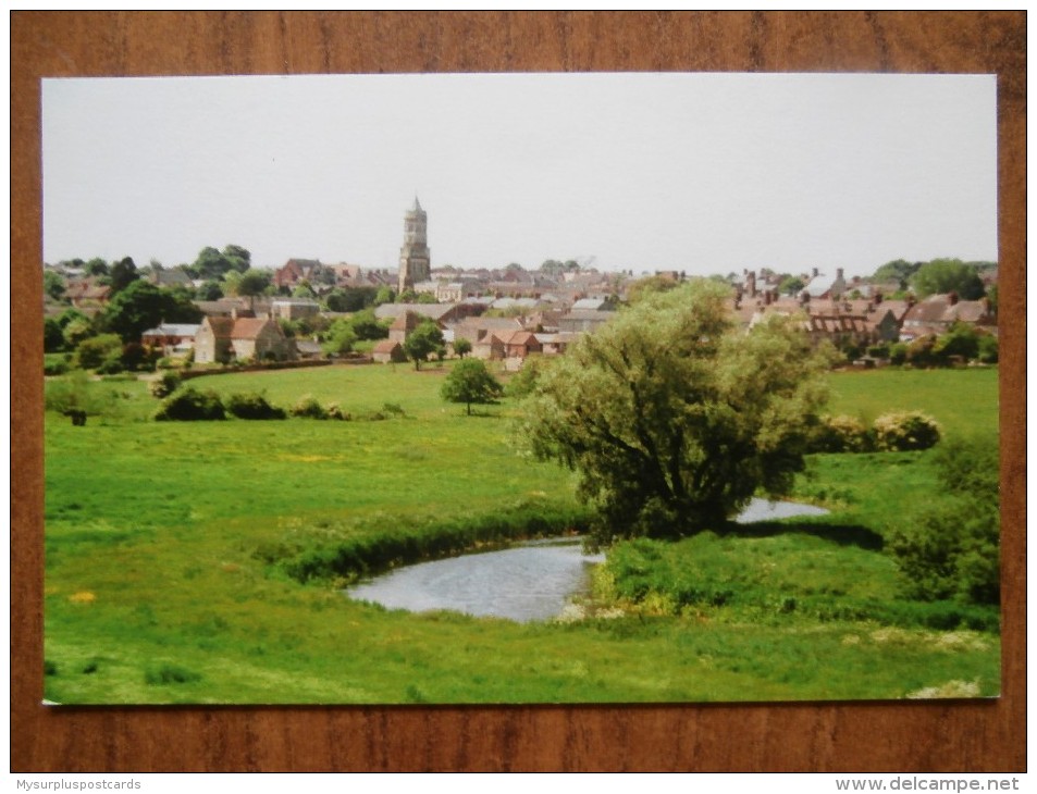 41605 POSTCARD: NORTHAMPTONSHIRE: Irthlingborough - View From The Bridge. (COLLECTOR CARDS). - Northamptonshire