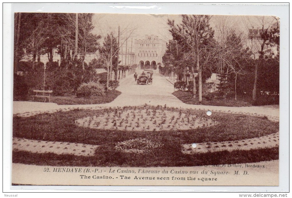 Tarjeta Postal Hendaye, Le Casino. Tiene Dos Agujeros En La Tarjeta. - Hendaye