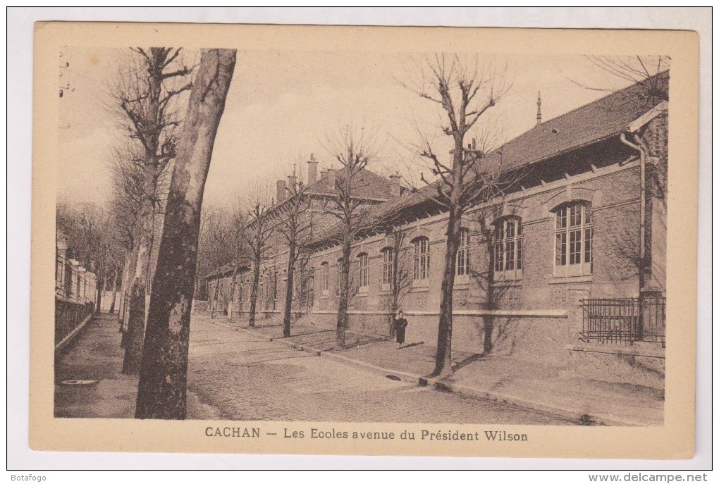 CPA DPT 94 CACHAN, LES ECOLES AV DU PRESIDENT WILSON - Cachan