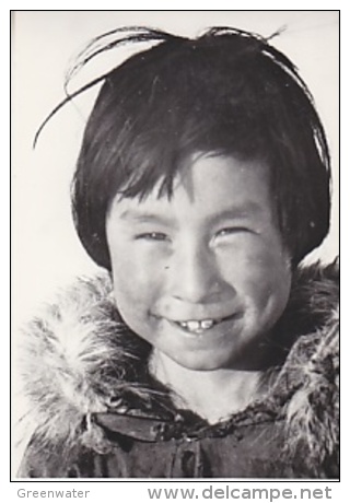 Canada Northwest Territories Eskimo Boy Of Pelly Bay Postcard Unused (200008H) - Autres & Non Classés