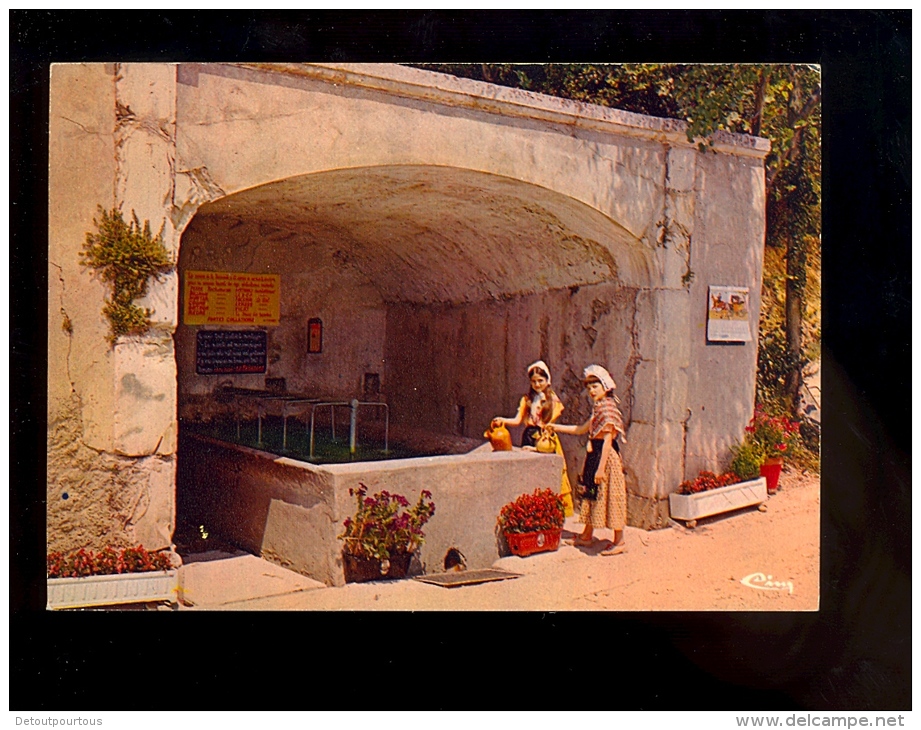 ROCHEMAURE Ardèche 07 : Source De La Bernarde Fontaine Lavoir - Rochemaure