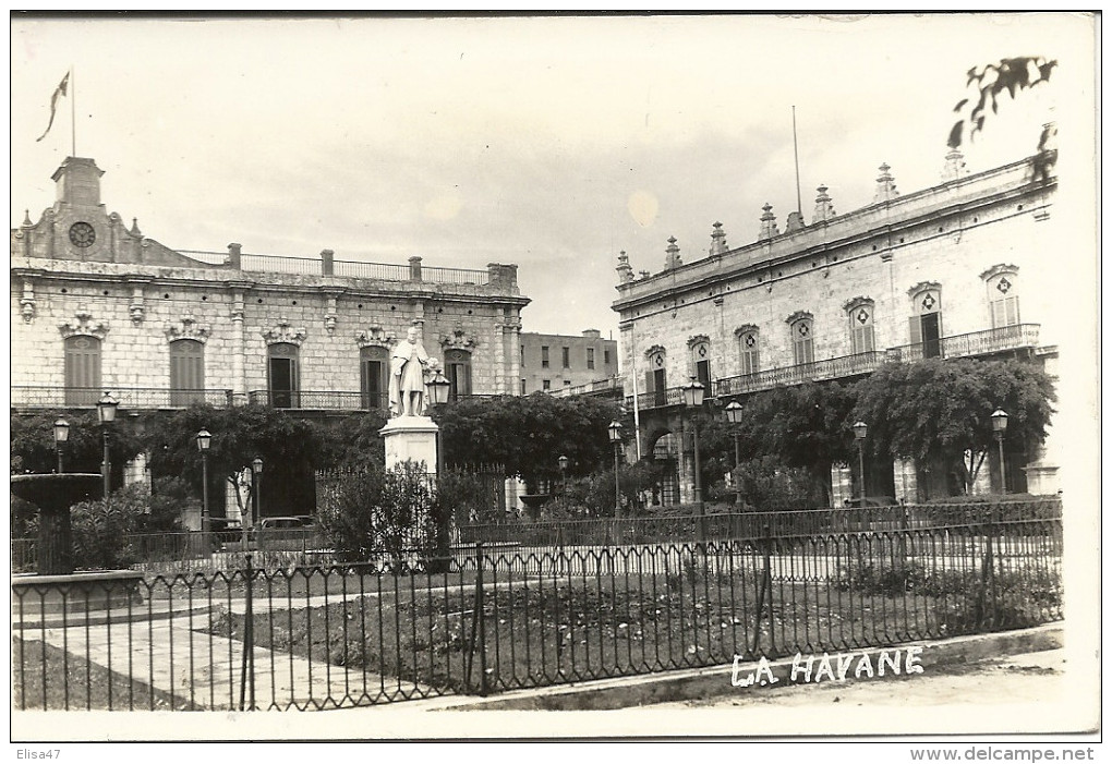 LA  HAVANE    CPA  PHOTO  SQUARE  ET  STATUE - Cuba