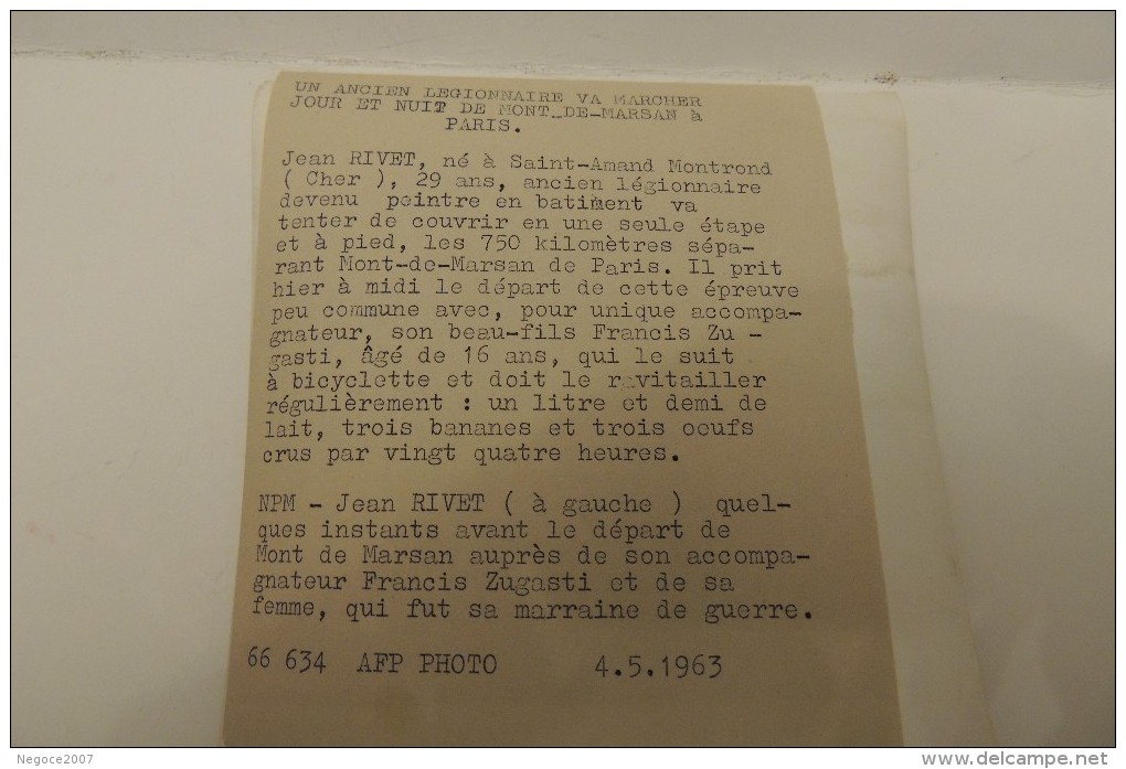 RARISSIME : 1 Photo AFP  Unique " Un Ancien Légionnaire(Rivet)va Marcher De Mont-de-Marsan à Paris "  En 1963 - Autres & Non Classés