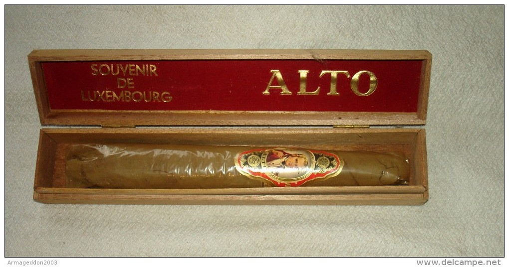 ANCIEN SOUVENIR DU LUXEMBOURG DANS BOITE D'ORIGINE GROS CIGARE ENCORE EMBALLE ALTO VOIR BAGUE - Autres & Non Classés