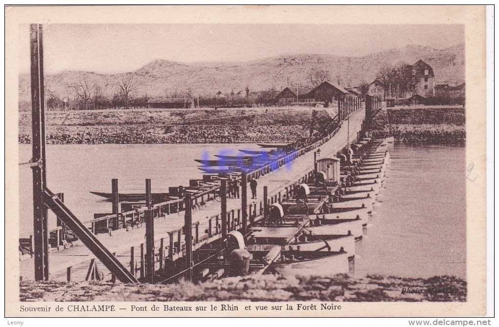 CPSM 9X14 De CHALAMPE (68) - SOUVENIR - Pont De Bateaux Sur Le Rhin Et Vue Sur La Forêt Noire - Animations - Chalampé