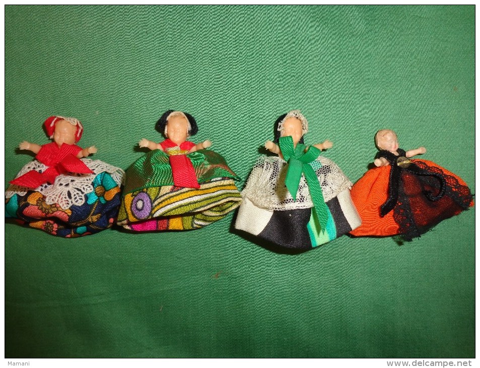 Lot De 4 Poupees Tres Petite(atypique)..-- - Dolls