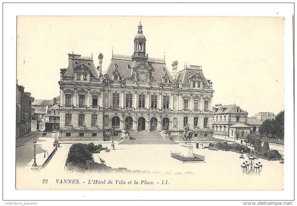 Cp, 56, Vannes, L'Hôtel De Ville, Et La Place - Vannes