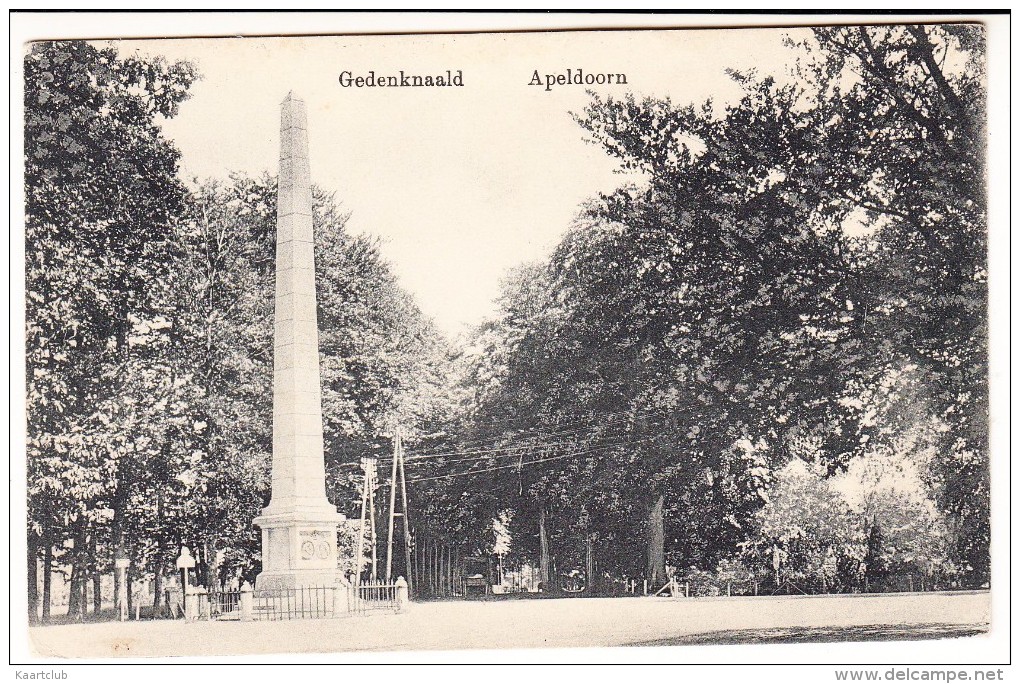 Apeldoorn - Gedenknaald -     Gelderland - Nederland / Holland - Apeldoorn