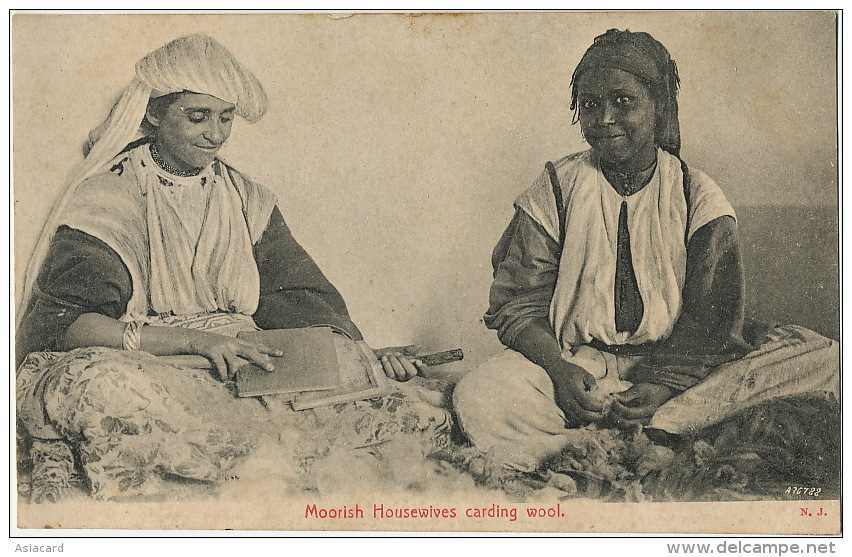 Moorish Housewives Carding Wool Femmes Maures Cardant La Laine - Zonder Classificatie